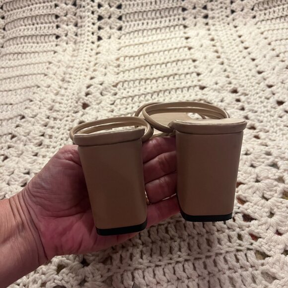 No Brand Tan Colored Strappy 3 1/4" Block Heel Sandals Size 39 - 8.5 - Picture 5 of 8